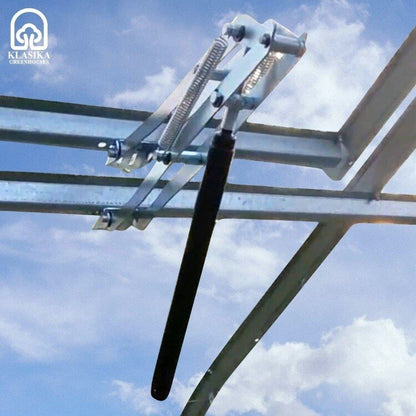 Automatisk luck- och dörröppnare Klasika Universal | https://img.plastikati.lv/img/9859/xl/2372-automatic-greenhouse-hatch-and-door-opener-klasika-universal.webp